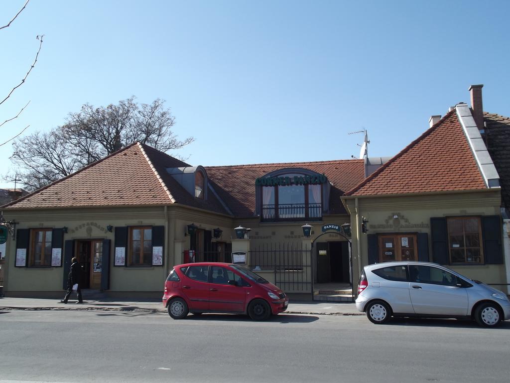 Hotel Corner Panzio à Szentendre Extérieur photo