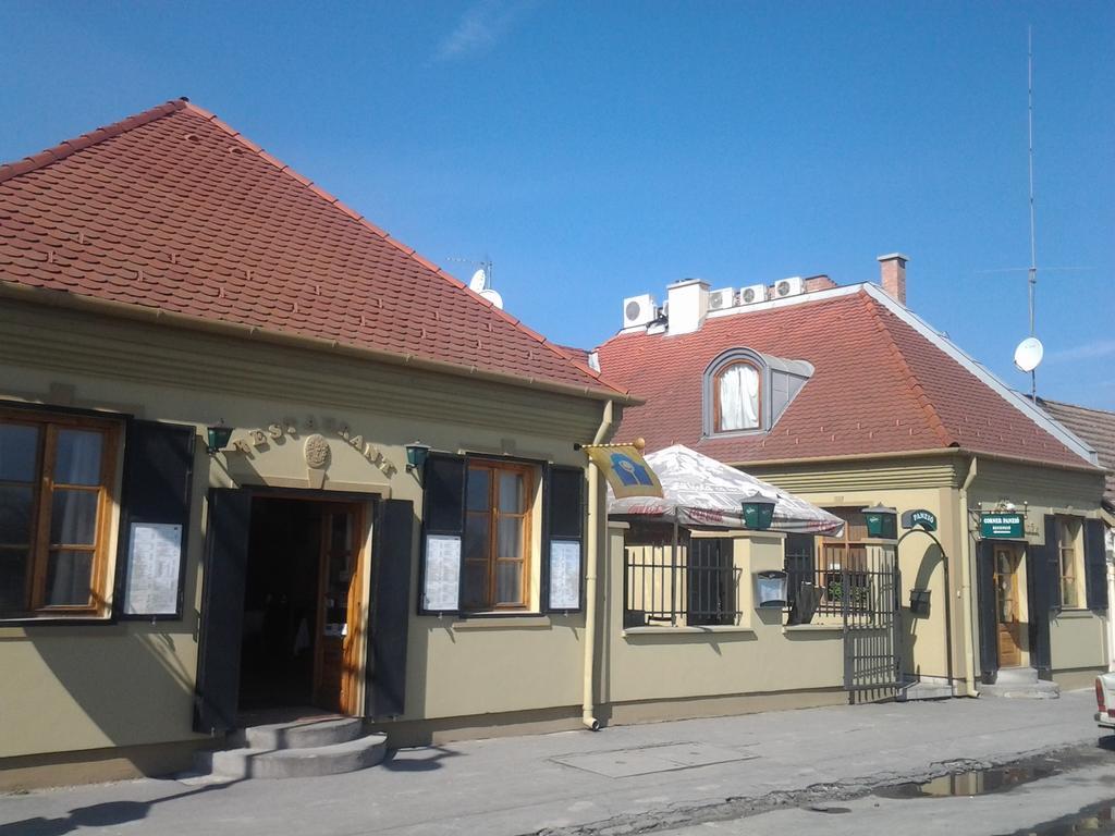 Hotel Corner Panzio à Szentendre Extérieur photo